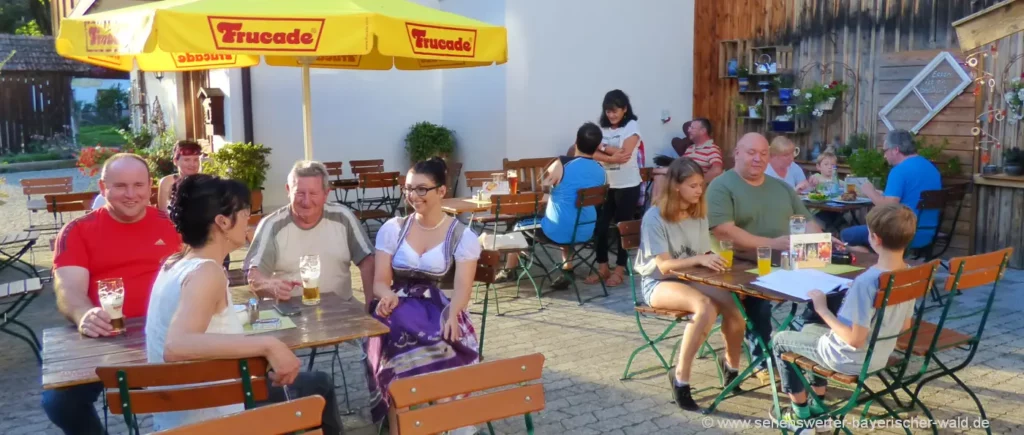 Biergarten in Niederbayern Bayerischer Wald Biergarten in Bayern Ausflugsgasthof Bayerischer Wald Ausflugslokal