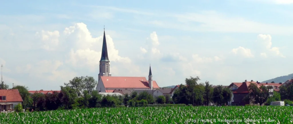 Ausflugsziele in Freilassing Sehenswürdigkeiten Kirche und Ortsansicht
