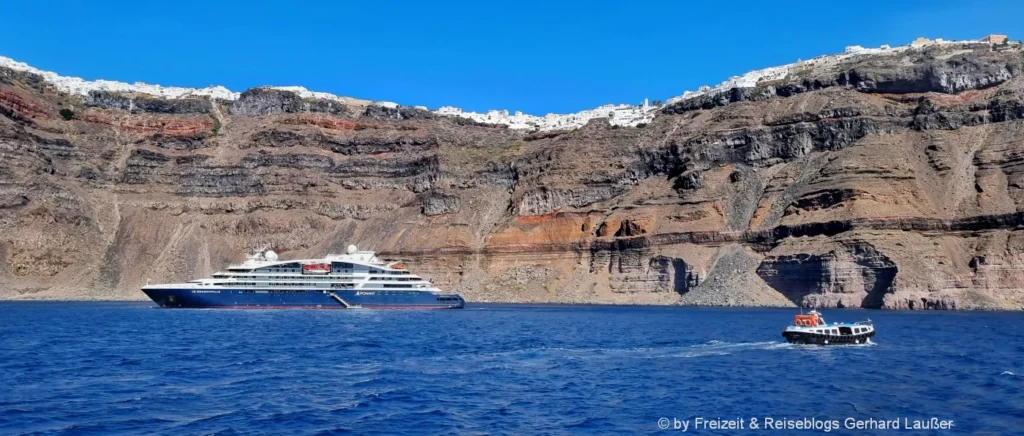 Kreuzfahrt Griechenland Santorin Insel Kykladen Reiseziele Ägäisches Meer Kreuzfahrtschiff