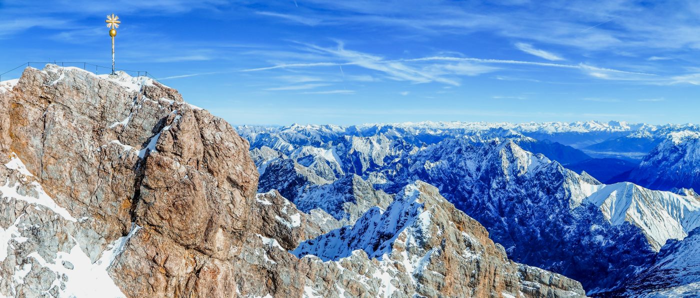 zugspitze-bayern-berggipfel-wahrzeichen-attraktionen